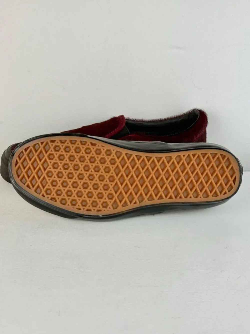 M5.5 W7 - Vans Classic Slip-On 98 LX Pony Hair Burgundy Black
